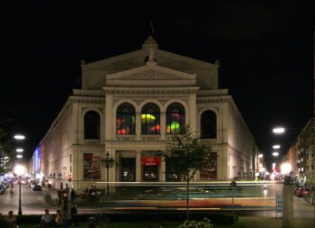 Gärtnerplatz Theater bei Nacht